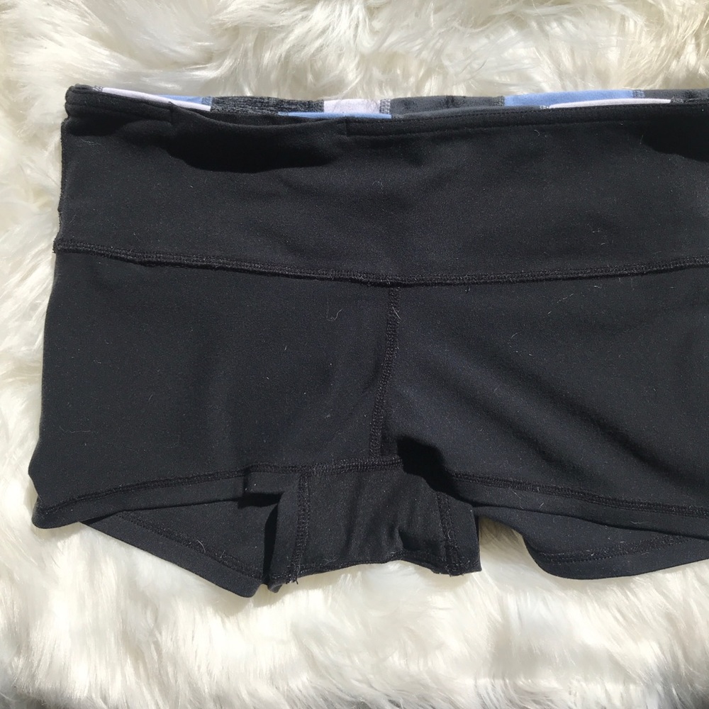 Lululemon 🍋 Shorts - Picture 4 of 6